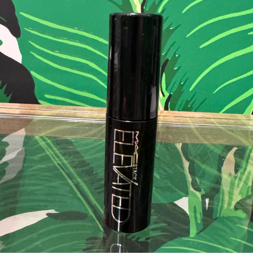 NWT MAC Stack Elevated Mascara Black Mini 3ml - Picture 4 of 9